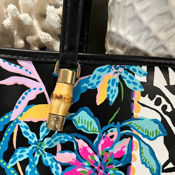 Lilly Pulitzer Meema Tote - Picture 5 of 10